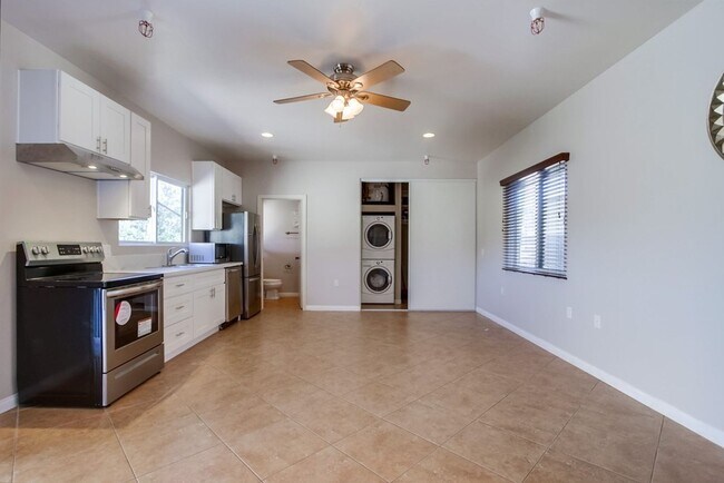 Foto del edificio - Peaceful Escondido 1BR with a full kitchen, bathroom and washer&dryer