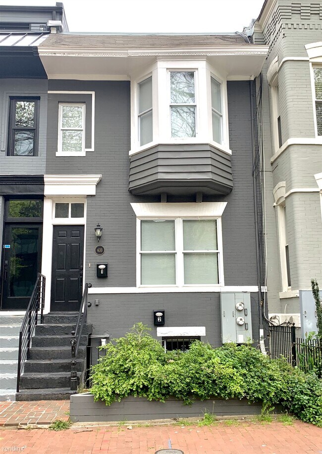 Building Photo - 2 br, 2.5 bath House - 633 14th St NE Apt 1