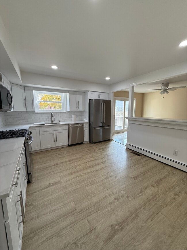 Building Photo - 12 Personette St