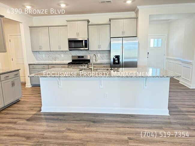 Foto del edificio - 4390 Bronze Blvd