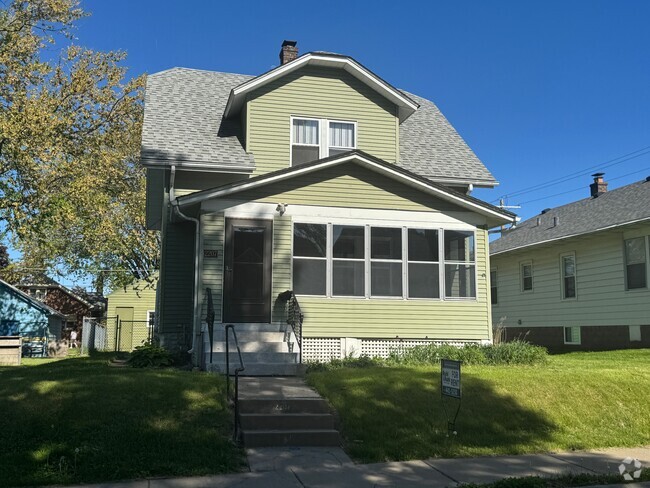 Building Photo - 2207 Wilkes Ave
