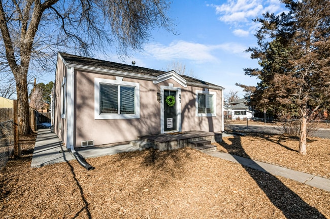 Building Photo - 895 Grove St