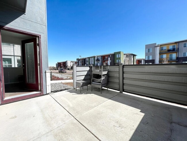 Enclosed patio - 16061 Bolling Dr