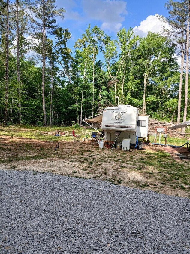 El sitio A se muda - 161 Carpenters Ln