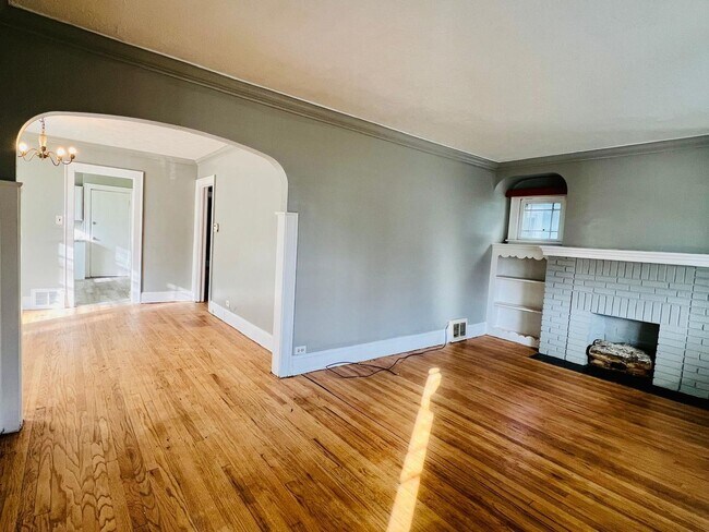 Foto del edificio - 3542 W 119th St