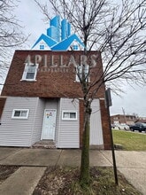 Building Photo - 3904 Deodar St