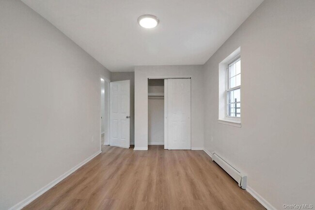 Foto del edificio - 1051 Cauldwell Ave