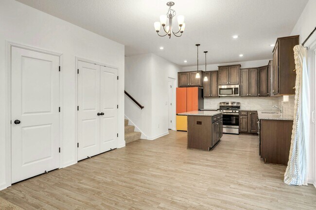 Building Photo - 24313 Edgewater Dr
