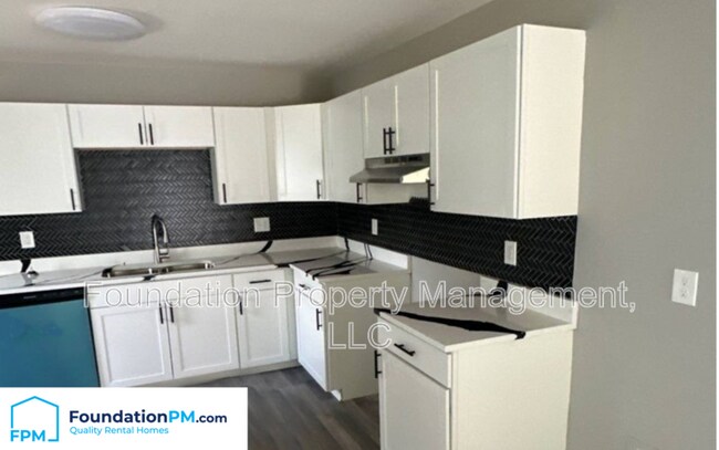 Building Photo - 3819 Grey Rd