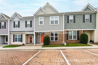 Building Photo - 8965 Commons Townes Dr