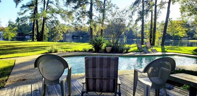 Foto del edificio - 13203 Holston Hills Dr