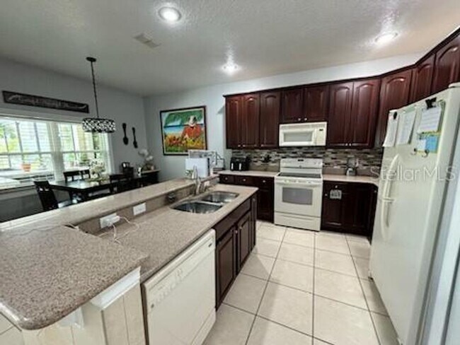 Building Photo - Brighton Lakes Beauty