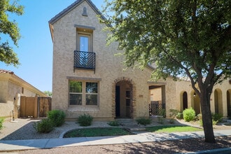Building Photo - 3457 E Orchid Ln