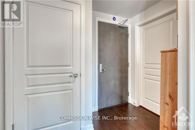 Building Photo - 238 Besserer St
