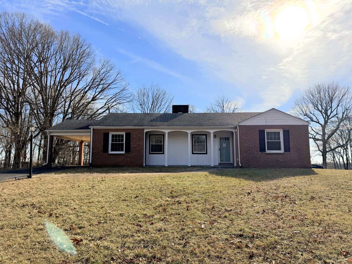 Foto principal - 3 Bedroom Home in Amherst County