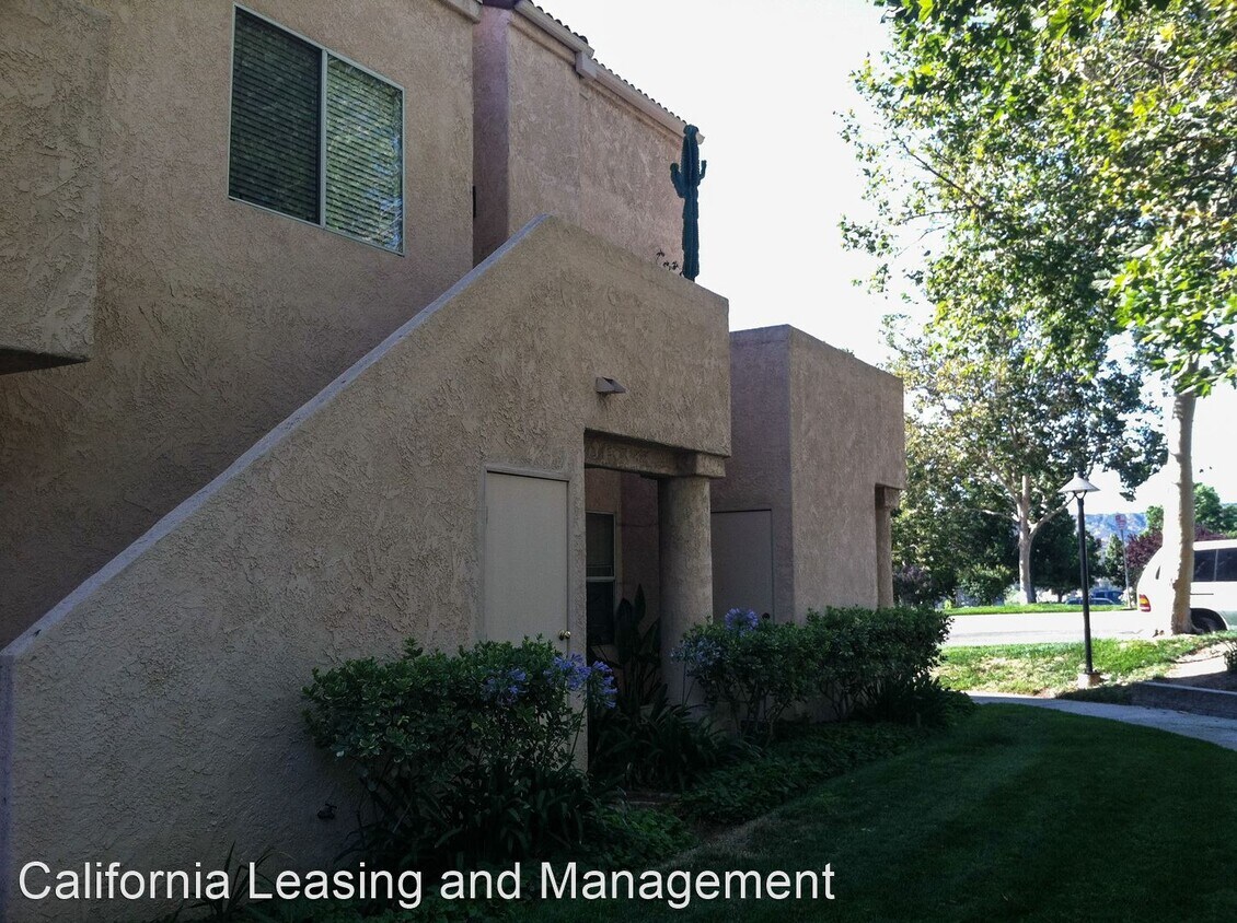 Foto principal - 2 br, 2 bath House - 24401 Valle Del Oro #204