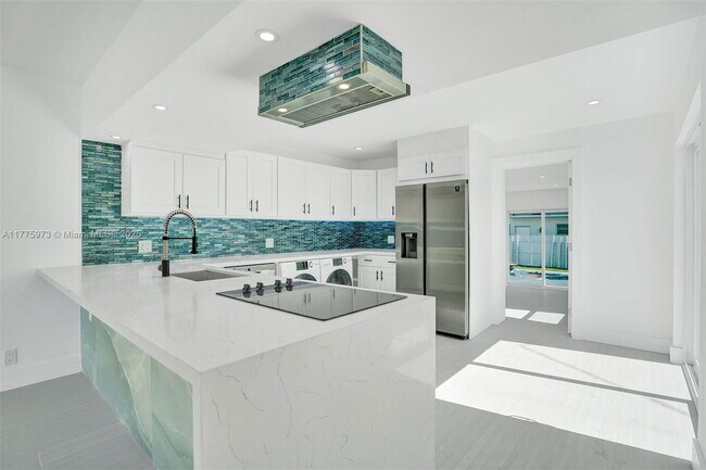 Foto del edificio - 7915 Hawthorne Ave
