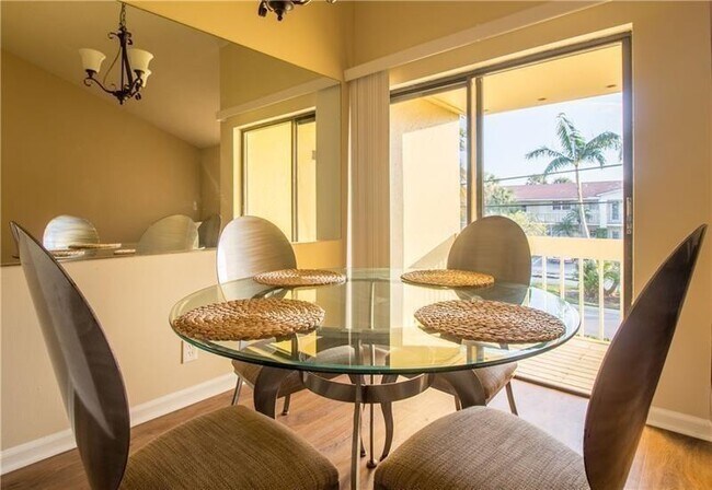 Foto del edificio - 2141 NE 36th St