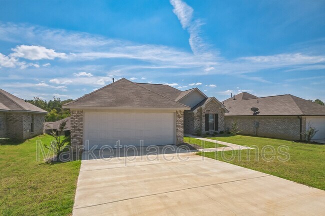 Building Photo - 480 Silver Hill Dr