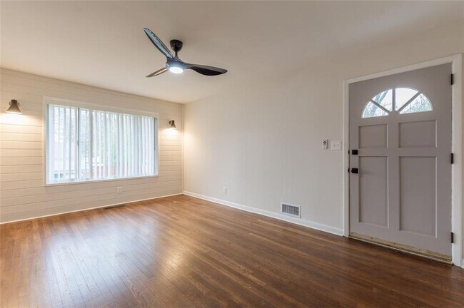 Foto del edificio - 3366 Colville Ave