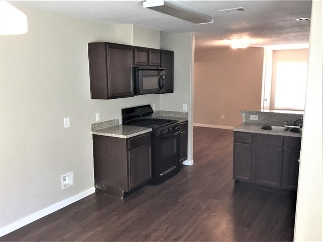 Building Photo - 22346 Queenbury Hills Drive