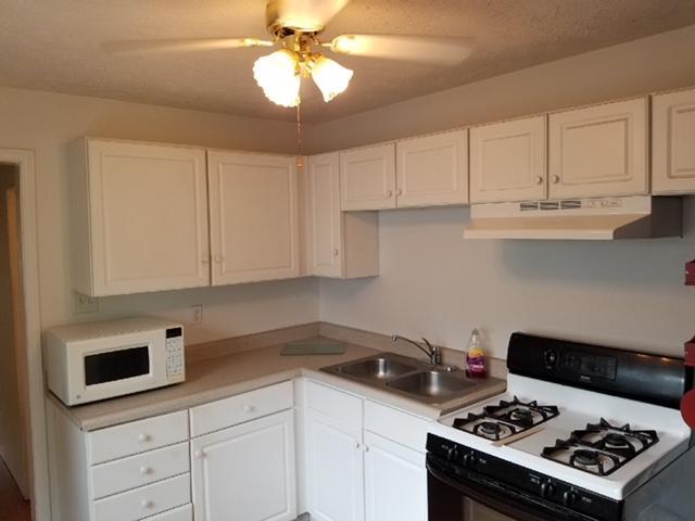 Building Photo - 3064 Louise Ln