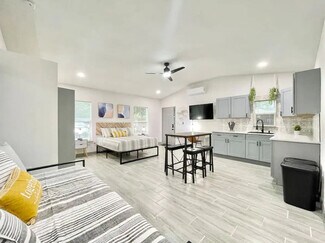 Building Photo - 1221 Corbett Ln