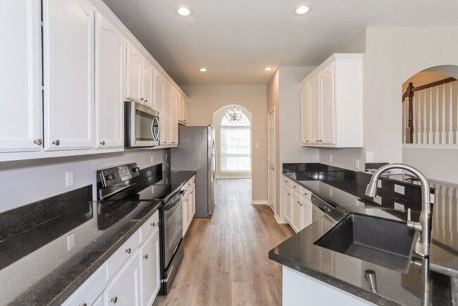 Foto del edificio - 6300 Redeagle Creek Dr