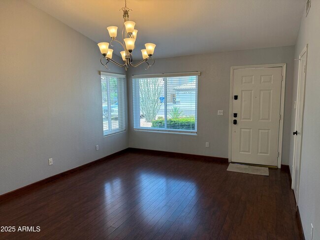 Foto del edificio - 4629 E Lavender Ln