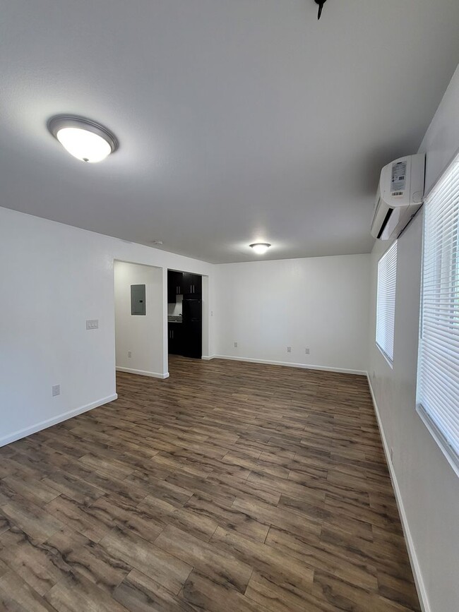 Building Photo - Stylish & Modern 1-Bedroom Retreat Steps f...