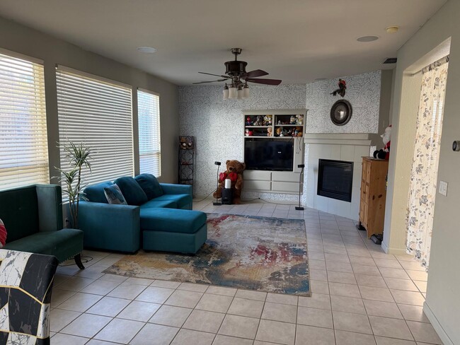 Building Photo - 1084 Huntly Dr