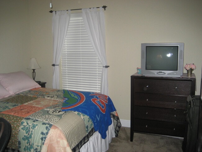 Building Photo - 2934 SW 35th Pl