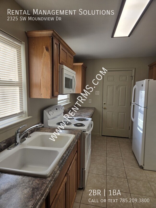 Foto del edificio - 2325 SW Moundview Dr