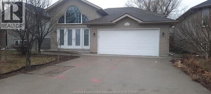 Building Photo - 4255 Zurich Ave