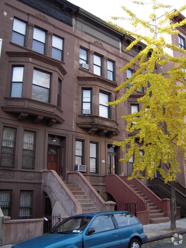 Building Photo - 234 W 112th St