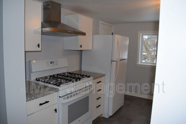 Foto del edificio - 8 Peggy Ave