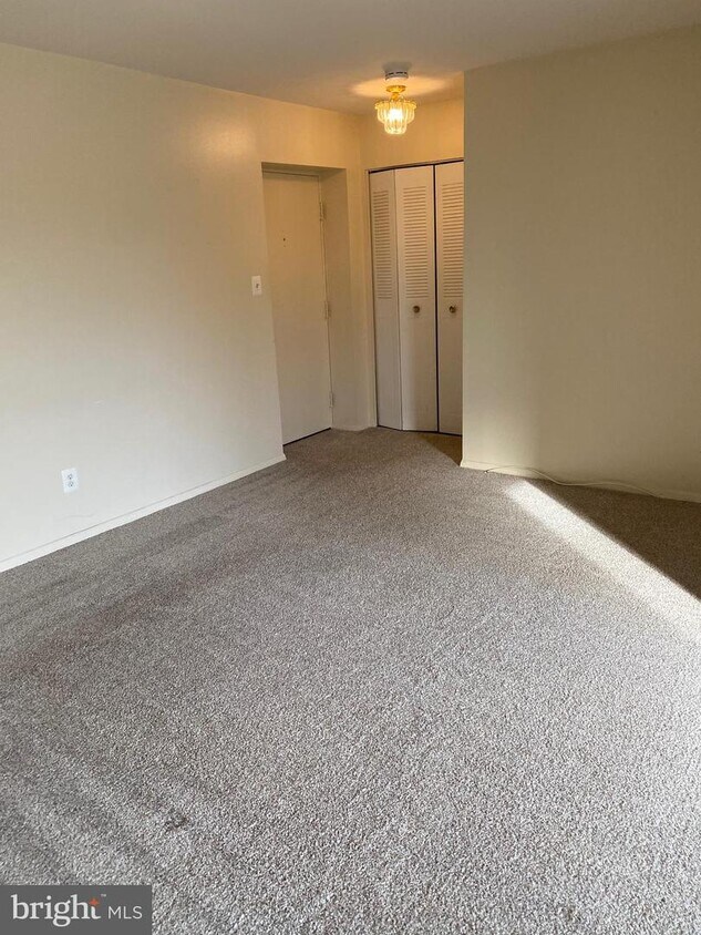 6147 Leesburg Pike Unit 310, Falls Church, VA 22044 Room for Rent in