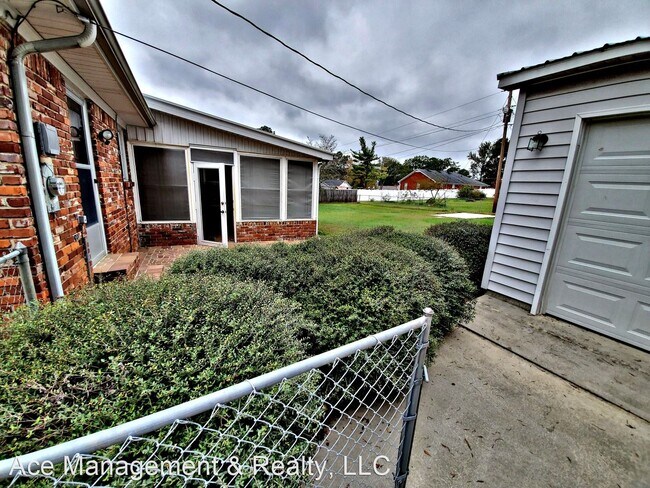 Building Photo - 3 br, 2 bath House - 107 Edna St
