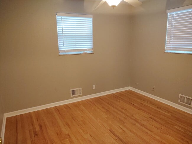 Building Photo - 11268 Fowler Dr