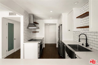 Building Photo - 121 Croft Ave
