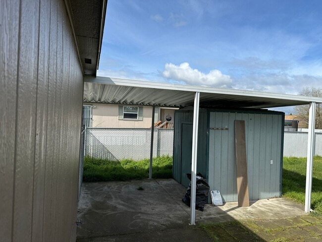 Building Photo - 2641 Falcon St