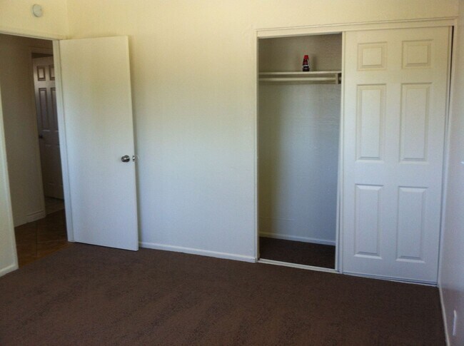Building Photo - The city of Highland has the perfect 3 bed...