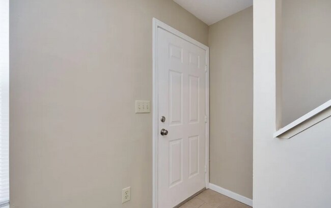 Foto del edificio - 1855 N Lakeman Dr