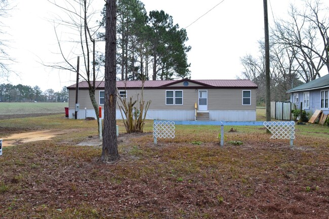 Foto del edificio - 3 Bedroom 2 Bathroom Mobile Home