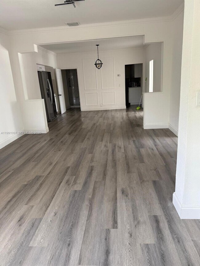 Foto del edificio - 248 SW 18th Ct