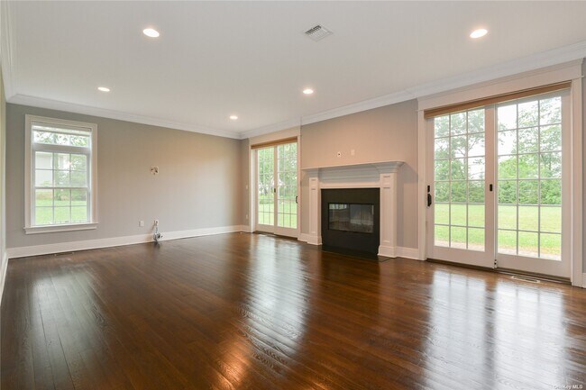 Building Photo - 108 Old Cedar Swamp Rd