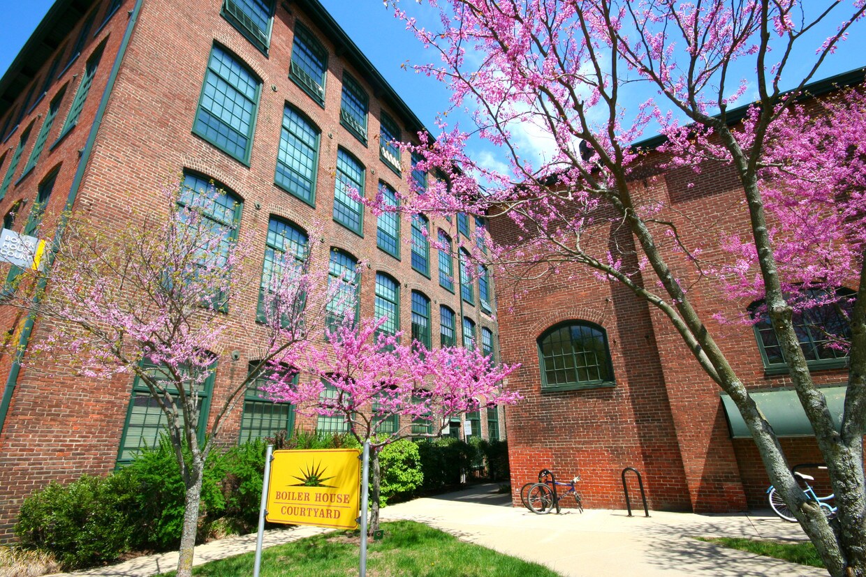 166 Valley St, Providence, RI 02909 - 166 Valley St Providence, RI ...