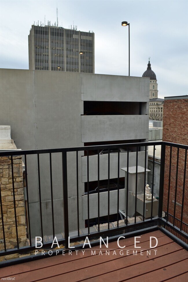 Building Photo - 2 br, 2 bath Condo - 709 S Kansas Ave Apt 405