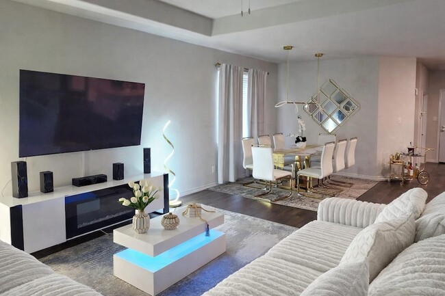 Foto del edificio - 9824 Dynamics Dr