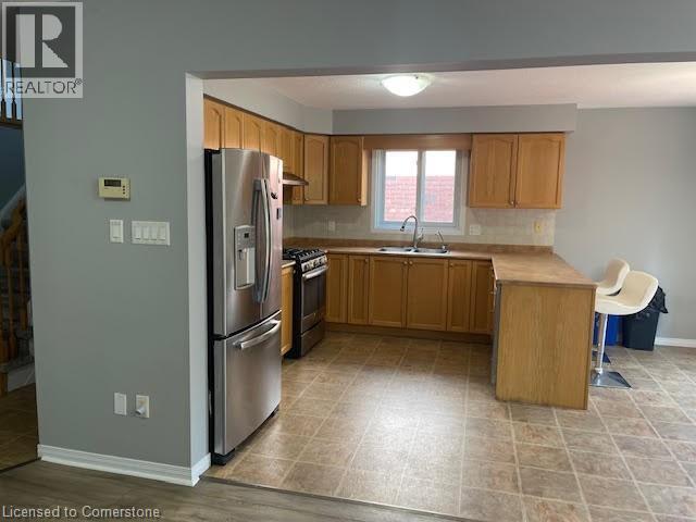 Building Photo - 309 Tealby Crescent